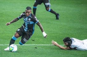 Otero em duelo contra o Flamengo, na Neo Qumica Arena, pelo Brasileiro