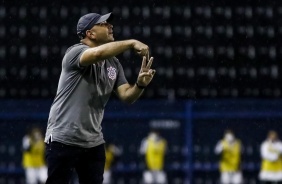 Carlos Leiria comandou a vitória do Sub-20 contra o Santos, pelo Brasileiro da categoria
