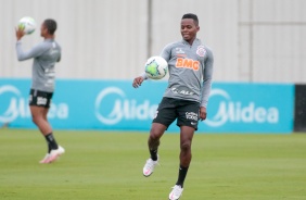 Cazares no primeiro treino do Corinthians depois da goleada para o Flamengo