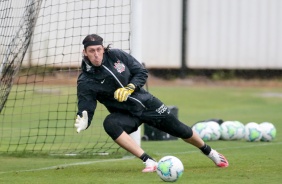 Goleiro Cssio no primeiro treino do Corinthians depois da goleada para o Flamengo