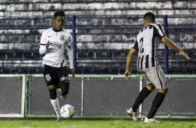 Cauê no jogo contra o Santos, pelo Campeonato Brasileiro Sub-20