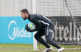 Goleiro Walter na atividade da tarde desta terça-feira (20), no CT Dr. Joaquim Grava