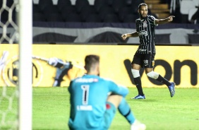 Everaldo entra no final do jogo e marca o gol da vitria