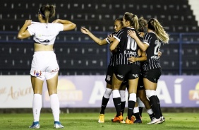 Jogadores do Corinthians gol contra o Santos, pelo Paulistão Feminino