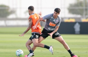 Araos no treino desta sexta-feira no CT Joaquim Grava