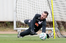 Arqueiro Walter na manhã deste sábado, no CT Dr. Joaquim Grava