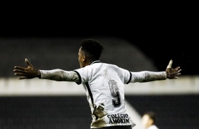 Cauê na vitória sobre o Goiás, pelo Campeonato Brasileiro Sub-20