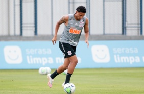 Éderson no treino desta manhã no CT Joaquim Grava