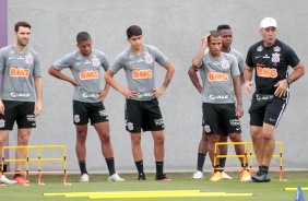 Elenco corinthiano na manhã deste sábado, no CT Dr. Joaquim Grava