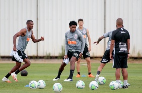 Elenco do Timão na manhã deste sábado, no CT Dr. Joaquim Grava