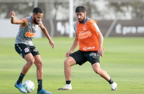 Everaldo e Mndez no treino desta sexta-feira no CT Joaquim Grava