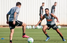 Everaldo no treino desta sexta-feira no CT Joaquim Grava