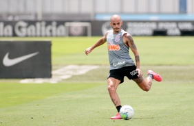 Fábio Santos no treino desta manhã no CT Joaquim Grava
