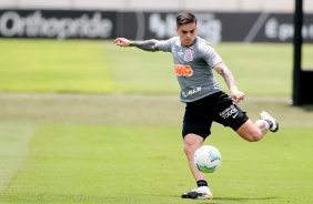 Fagner no treino desta manh no CT Joaquim Grava