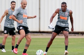 Gabriel, Fábio Santos e Marllon na manhã deste sábado, no CT Dr. Joaquim Grava