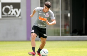 Garoto Roni no treino desta manh no CT Joaquim Grava