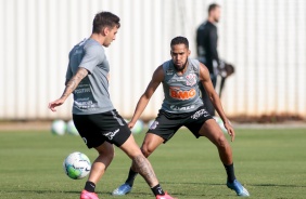 Gustavo Silva e Everaldo no treino desta sexta-feira no CT Joaquim Grava