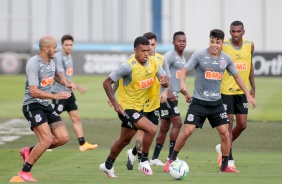 Jogadores do Corinthians na manhã deste sábado, no CT Dr. Joaquim Grava
