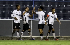 Jogadores do Corinthians na vitória sobre o Goiás, pelo Campeonato Brasileiro Sub-20