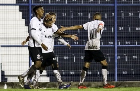 Jogadores do Timãozinho na vitória sobre o Goiás, pelo Campeonato Brasileiro Sub-20