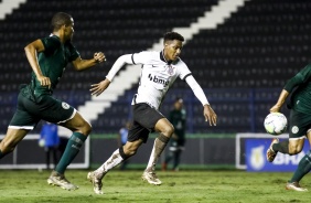 Jovem Adson na vitória sobre o Goiás, pelo Campeonato Brasileiro Sub-20