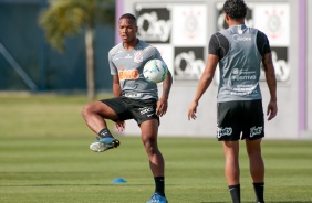 Jovem Xavier no treino desta sexta-feira no CT Joaquim Grava