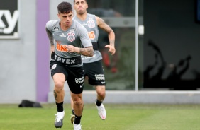 Lateral Fagner na manhã deste sábado, no CT Dr. Joaquim Grava