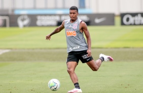 Léo Natel no treino desta manhã no CT Joaquim Grava