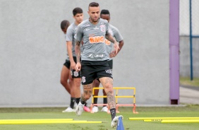Meia-atacante Luan na manhã deste sábado, no CT Dr. Joaquim Grava