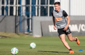 Vital no treino desta sexta-feira no CT Joaquim Grava