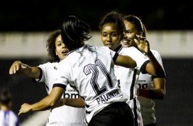 Elenco do Corinthians na goleada por 11 a 0 sobre o Nacional, pelo Paulista Feminino