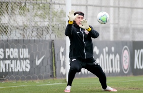 Goleiro Cssio na atividade da manh desta segunda-feira no CT Dr. Joaquim Grava