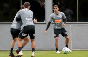 Jogadores na atividade da manh desta segunda-feira no CT Dr. Joaquim Grava