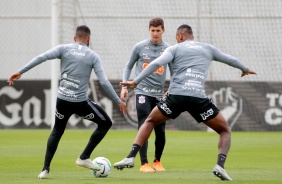 Elenco do Corinthians na atividade da manh desta segunda-feira no CT Dr. Joaquim Grava