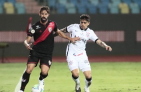 Fagner na partida contra o Atlético-GO, pelo Campeonato Brasileiro