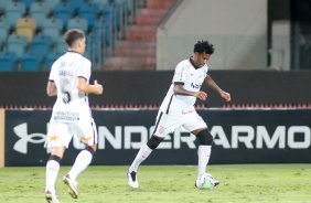 Gil no jogo contra o Atlético-GO, pelo Brasileirão