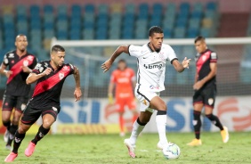 Léo Natel no jogo contra o Atlético-GO, pelo Brasileirão