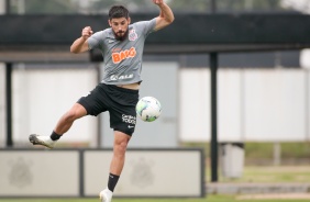 Mndez no treinamento desta segunda-feira no CT Joaquim Grava