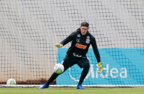Cássio na atividade da manhã desta quinta-feira no CT Dr. Joaquim Grava