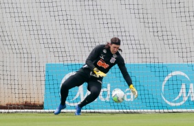Cássio na atividade da manhã desta quinta-feira no CT Dr. Joaquim Grava