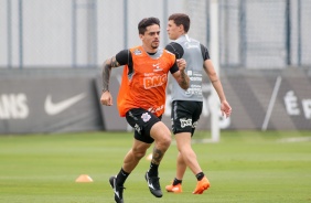 Gustavo Silva na atividade da manhã desta quinta-feira no CT Dr. Joaquim Grava