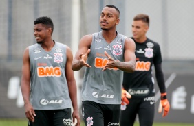 Jemerson e Raul na atividade da manhã desta quinta-feira no CT Dr. Joaquim Grava