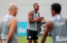 Raul Gustavo na atividade da manhã desta quinta-feira no CT Dr. Joaquim Grava