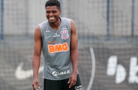 Jemerson na atividade da manhã desta quinta-feira no CT Dr. Joaquim Grava