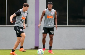 Vital e Léo Natel na atividade da manhã desta quinta-feira no CT Dr. Joaquim Grava
