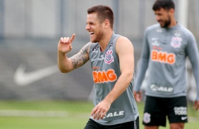 Ramiro na atividade da manhã desta quinta-feira no CT Dr. Joaquim Grava