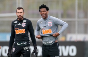 Walter e Gil na atividade da manhã desta quinta-feira no CT Dr. Joaquim Grava