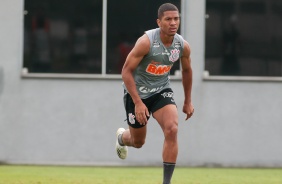 Davó no treino da tarde desta quinta-feira no CT Dr. Joaquim Grava