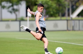 Gabriel Pereira no treino da tarde desta quinta-feira no CT Dr. Joaquim Grava