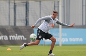 Victor Cantillo no treino da tarde desta quinta-feira no CT Dr. Joaquim Grava